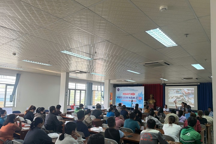 Mở rộng cơ hội việc làm, hỗ trợ người lao động ổn định cuộc sống
