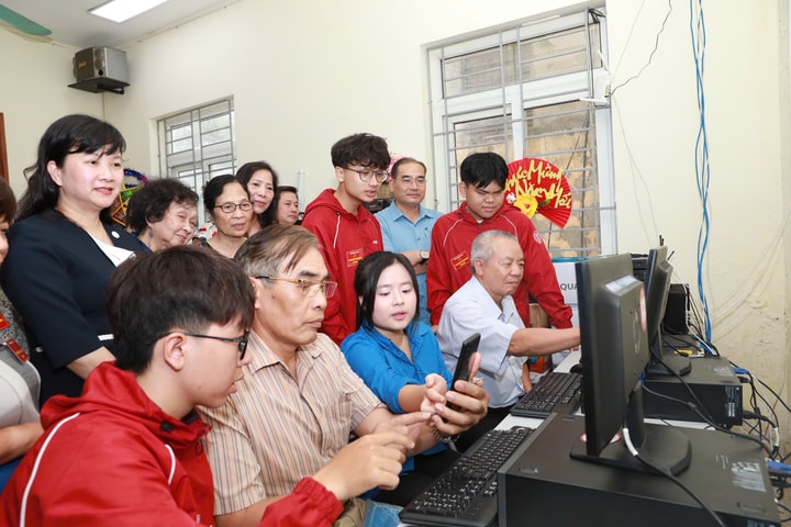 Phường Bạch Mai: Nâng cao chất lượng công tác Đảng từ nỗ lực chuyển đổi số