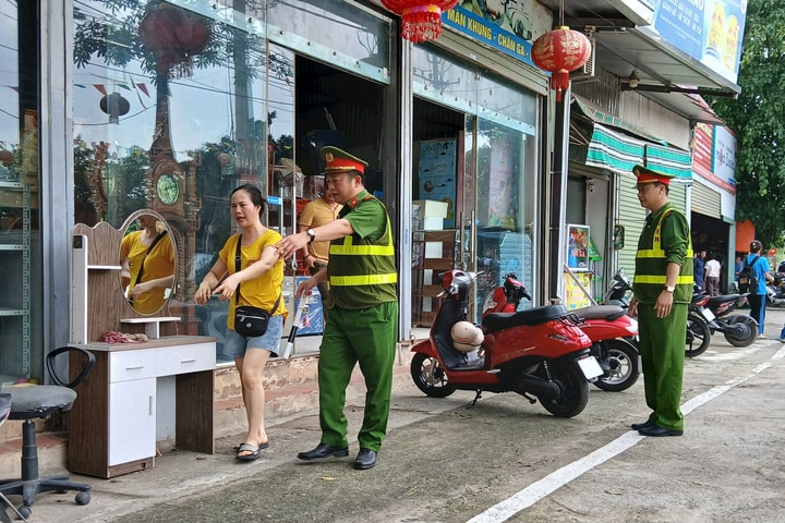 Xã Ngọc Hồi quyết liệt xử lý lấn chiếm vỉa hè , xây dựng diện mạo đô thị văn minh