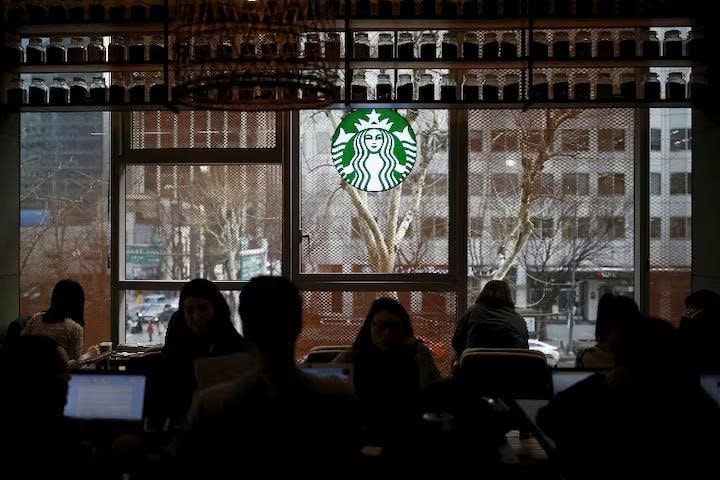 Starbucks Hàn Quốc sa thải lãnh đạo vì chiến dịch quảng cáo gây phẫn nộ