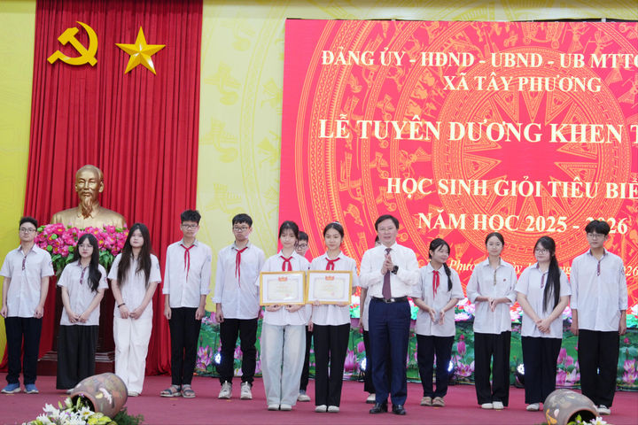 Xã Tây Phương tuyên dương, khen thưởng 255 học sinh tiêu biểu năm học 2025 – 2026