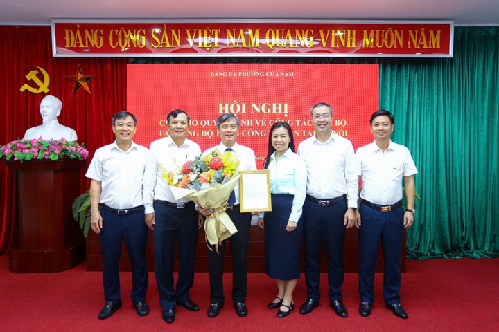 Trao quyết định chuẩn y Bí thư Đảng uỷ Transerco nhiệm kỳ 2025 - 2030