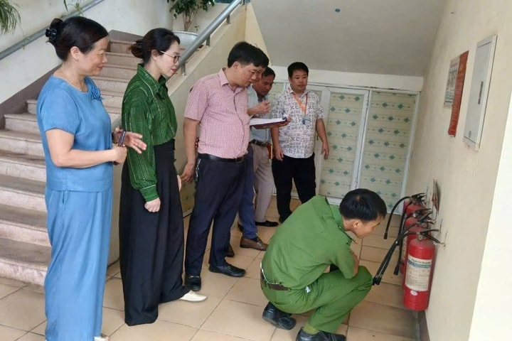 Thường trực HĐND xã Hòa Lạc: Giám sát chuyên đề việc chấp hành các quy định trong công tác PCCC và CNCH