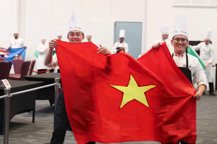 Đội Việt Nam giành Huy chương bạc cuộc thi đầu bếp thế giới