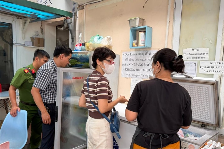 Phường Ô Chợ Dừa siết chặt an toàn thực phẩm quanh khu vực trường học trước kỳ thi