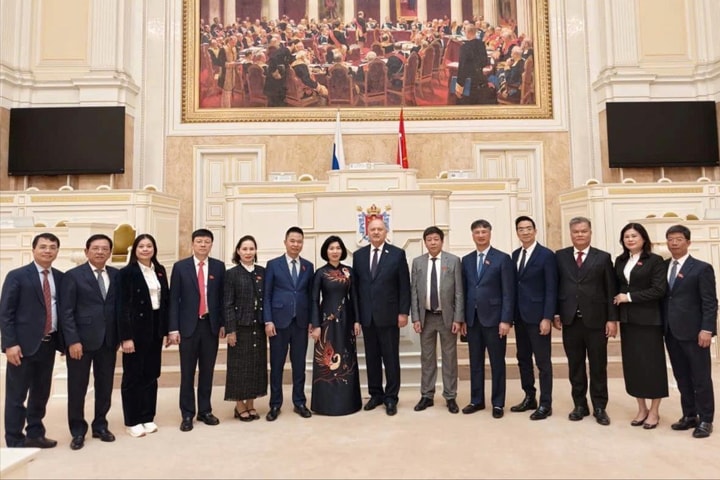 HĐND thành phố Hà Nội thiết lập quan hệ hữu nghị, hợp tác với Hội đồng lập pháp Saint Petersburg (Liên bang Nga)