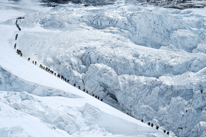 Kỷ lục 274 người chinh phục Everest trong một ngày