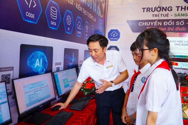 Lan tỏa sáng tạo tại Ngày hội STEM/STEAM và ứng dụng AI trong dạy học xã Trần Phú