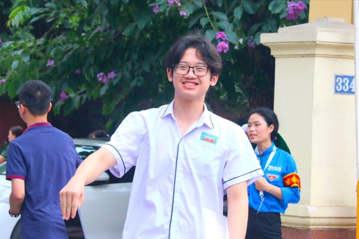 Hai trường chuyên đầu tiên tại Hà Nội tổ chức thi lớp 10