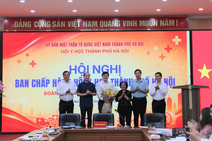 Phát huy vai trò Hội Y học thành phố Hà Nội trong hoạt động chăm sóc sức khỏe cộng đồng