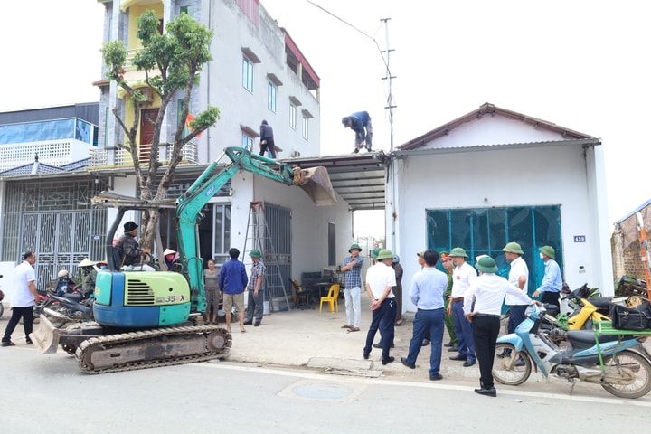 Xã Phúc Sơn gỡ điểm nghẽn giao thông, đất đai