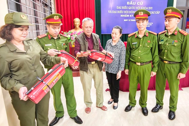 Những “bóng hồng” giữ bình yên từ cơ sở