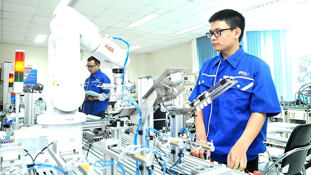 Thu hút chất xám bằng ưu đãi thuế: Cần thêm “đòn bẩy” cho nhân lực khoa học công nghệ