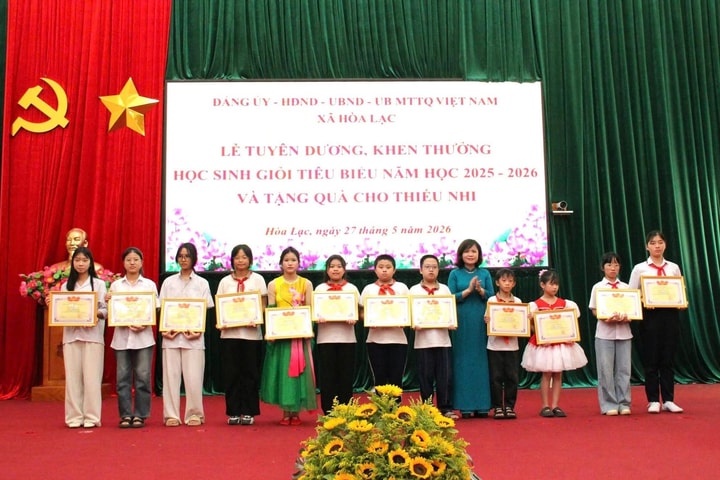 Xã Hòa Lạc tuyên dương, khen thưởng học sinh tiêu biểu