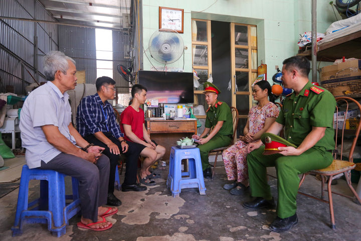 Quản lý, theo dõi người bị cấm đi khỏi nơi cư trú