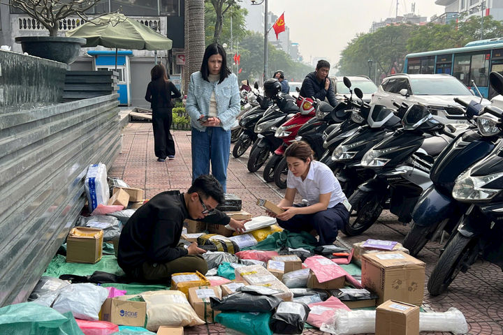 Yêu cầu Shopee không áp dụng các loại phí mới tăng chi phí cho nhà bán hàng