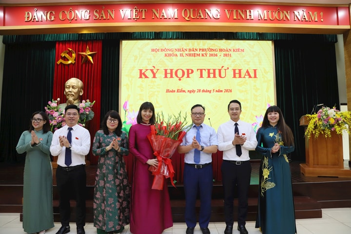 Bà Trương Thị Thanh Nhàn được bầu giữ chức Chủ tịch HĐND phường Hoàn Kiếm khoá II