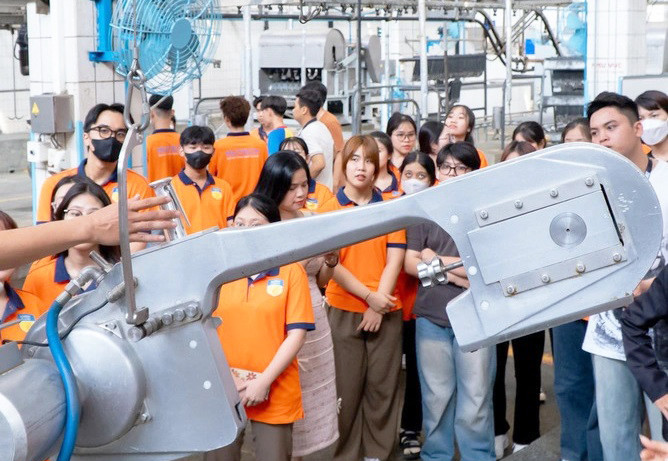 Lần đầu đưa ra khái niệm “trải nghiệm nghề nghiệp tại doanh nghiệp”