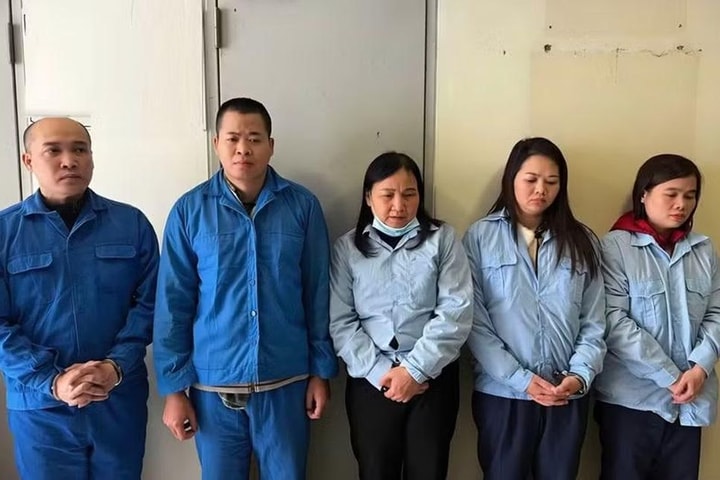 Hoãn xử vụ nhận hối lộ, "chạy" giấy phép hành nghề y, dược