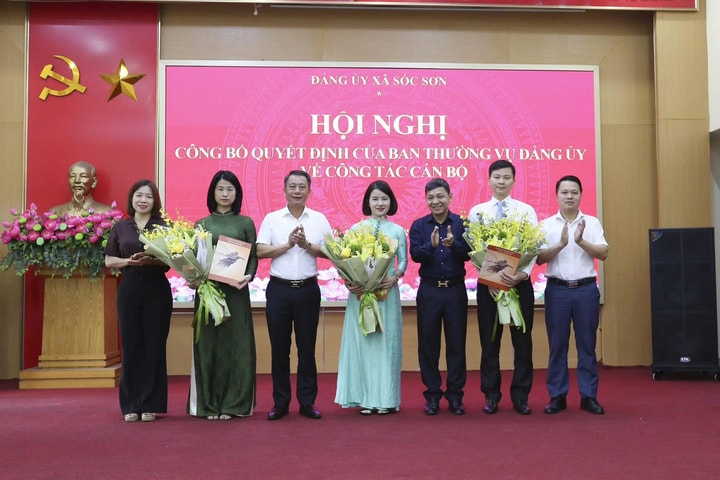 Xã Sóc Sơn công bố và trao quyết định về công tác cán bộ