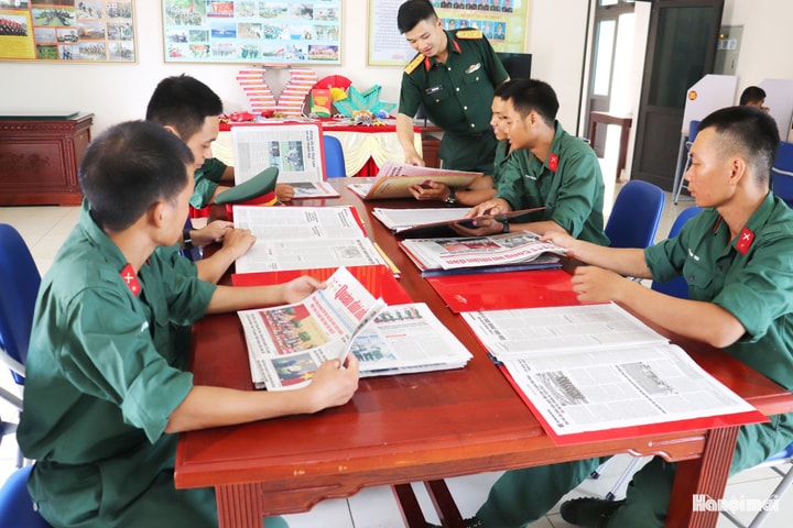 Phường Kiến Hưng thăm, động viên tân binh nhập ngũ năm 2026 tại Trung đoàn 165