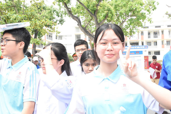 Nhiều sĩ tử xã Phù Đổng phấn chấn sau bài ngữ văn