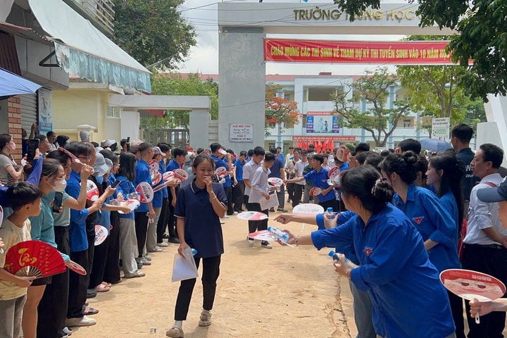 Ngày thi đầu tiên vào lớp 10 , Mê Linh không có thí sinh vi phạm quy chế thi
