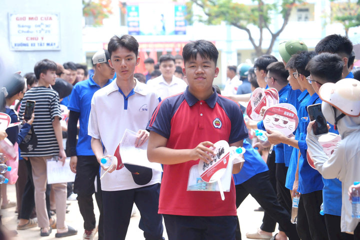 Hướng dẫn giải đề môn ngữ văn - kỳ thi lớp 10 tại Hà Nội