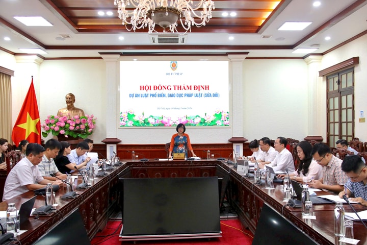 Đổi mới, nâng cao hiệu quả công tác phổ biến, giáo dục pháp luật
