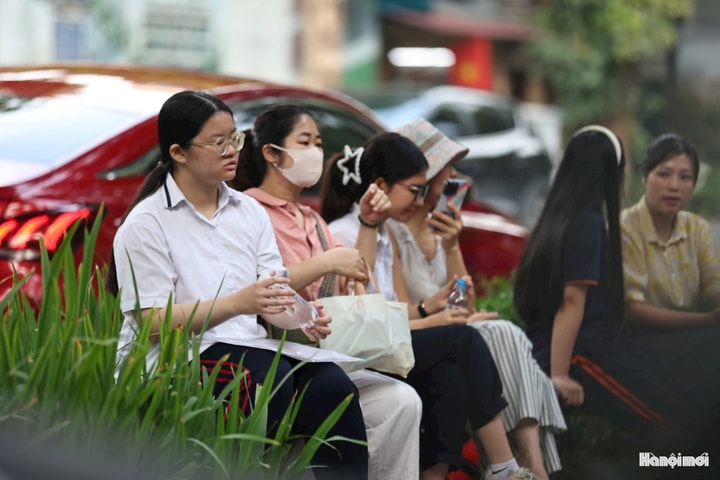 Yêu thương, sẻ chia giúp con vững vàng vượt qua áp lực thi cử