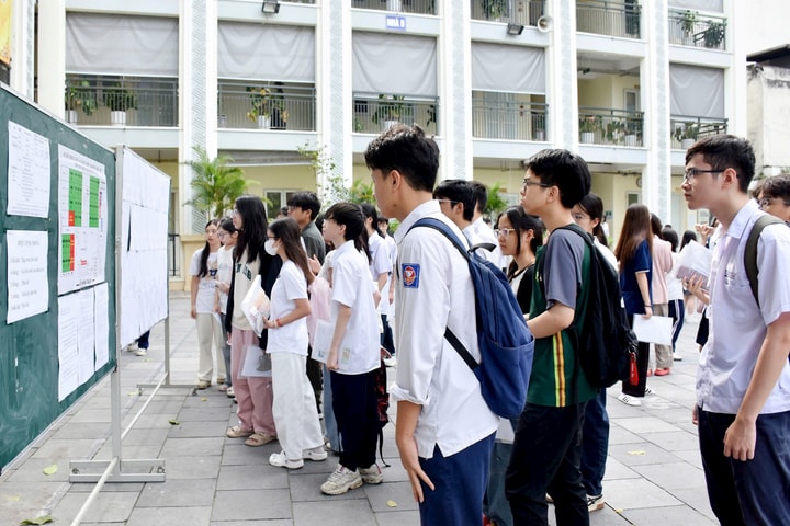 Trước môn thi cuối, thí sinh lưu ý vật dụng cấm mang vào phòng thi lớp 10