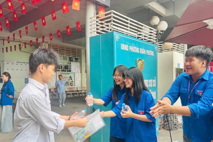 Đoàn Thanh niên phường Xuân Phương hoàn thành chiến dịch “Tiếp sức mùa thi” năm 2026