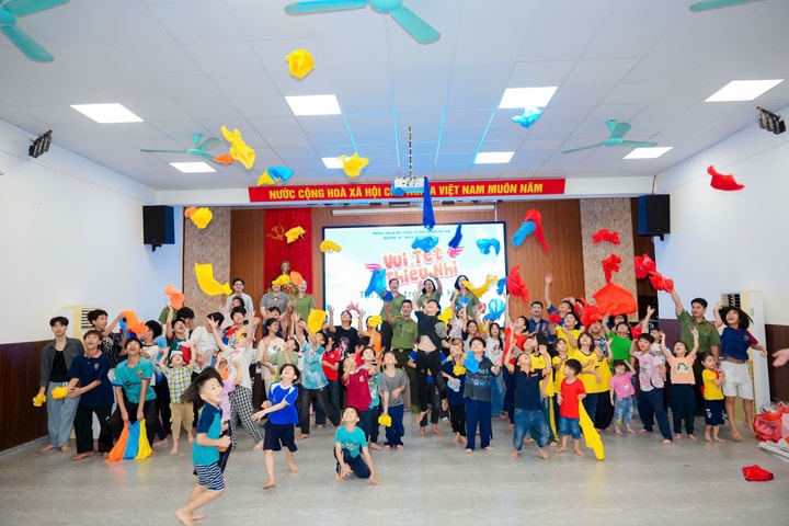 Mang niềm vui tuổi thơ đến với những em nhỏ kém may mắn