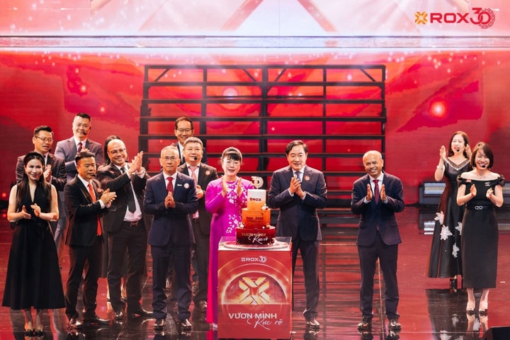 ROX30 Concert: Bản giao hưởng của ký ức, ánh sáng và khát vọng Việt