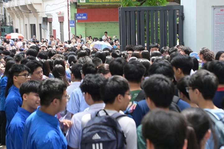 Hà Nội: Kỳ vọng thêm trường công để giảm áp lực thi vào lớp 10