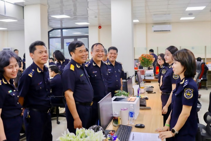 Hơn 1.000 tờ khai được xử lý thông suốt trong ngày đầu thí điểm thông quan tập trung