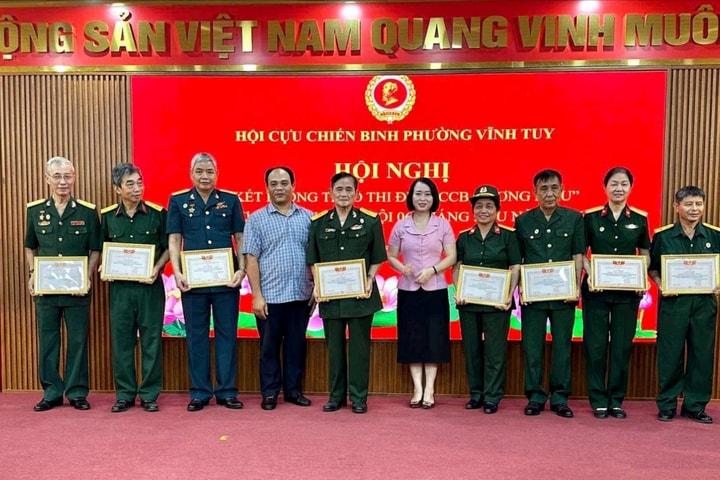 Cựu chiến binh phường Vĩnh Tuy thi đua gương mẫu, góp sức xây dựng địa phương