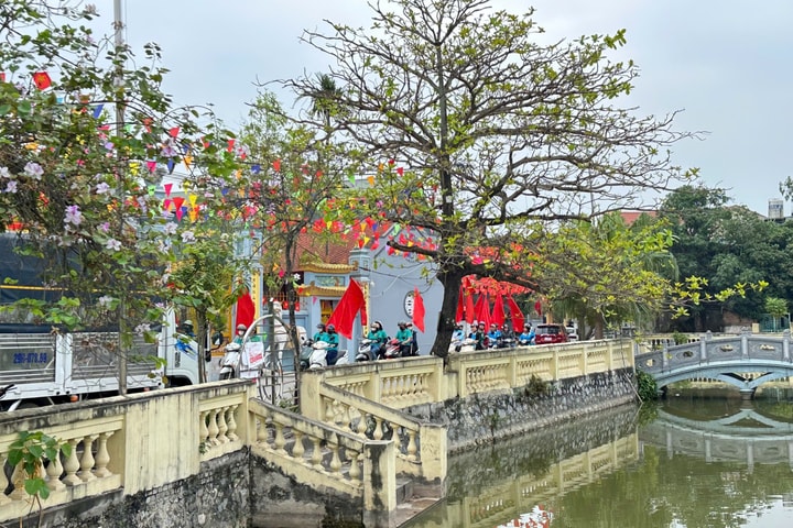 Từ quản lý hành chính đến quản trị phục vụ ở xã Ngọc Hồi