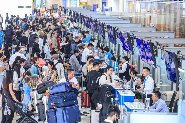 Hơn 54 triệu lượt khách qua cảng hàng không trong 5 tháng đầu năm 2026