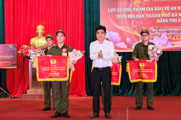 Đội thi xã Hương Sơn giành giải Nhất hội thi bảo vệ an ninh trật tự ở cơ sở bảng số 4
