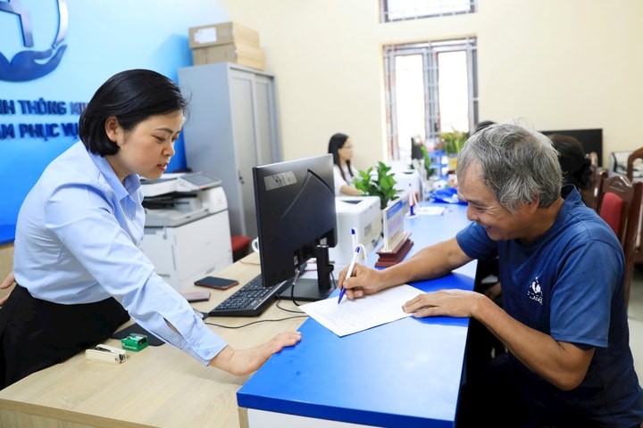 Từ “quản lý dân cư” đến “phục vụ cộng đồng”