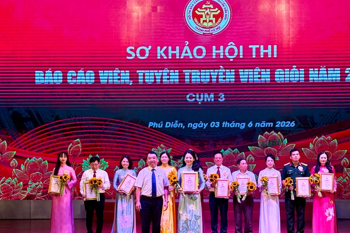 Phát huy vai trò cầu nối "ý Đảng" với "lòng Dân"