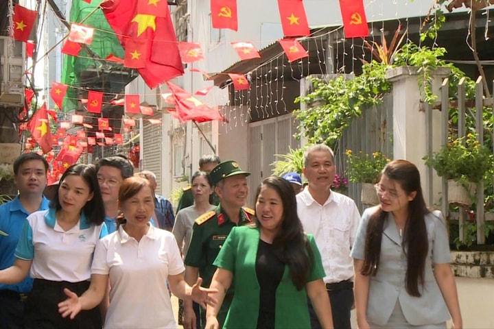 Phường Phú Thượng chung tay bảo vệ môi trường, vì Thủ đô xanh - sạch - đẹp