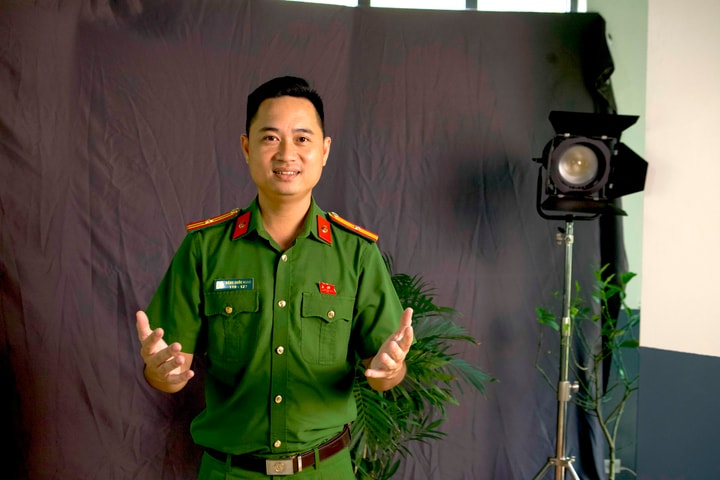 Thiếu tá Đặng Quốc Hùng: Từ người giữ bình yên phố phường đến “hiện tượng” triệu view trên mạng xã hội