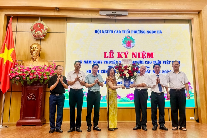 Người cao tuổi phường Ngọc Hà phát huy vai trò “Tuổi cao - Gương sáng”