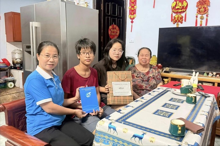 Phường Yên Hòa: Lan tỏa yêu thương từ mô hình “Mẹ đỡ đầu” chắp cánh ước mơ