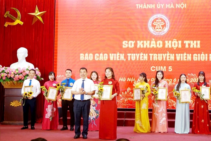 Phường Việt Hưng giành giải Nhất Hội thi báo cáo viên, tuyên truyền viên giỏi Cụm 5