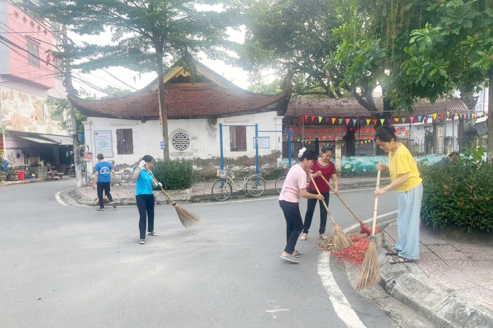 Xã Đan Phượng đồng loạt ra quân vệ sinh môi trường