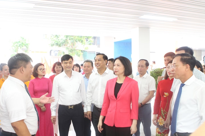 Chăm sóc sức khỏe ban ngày cho người cao tuổi