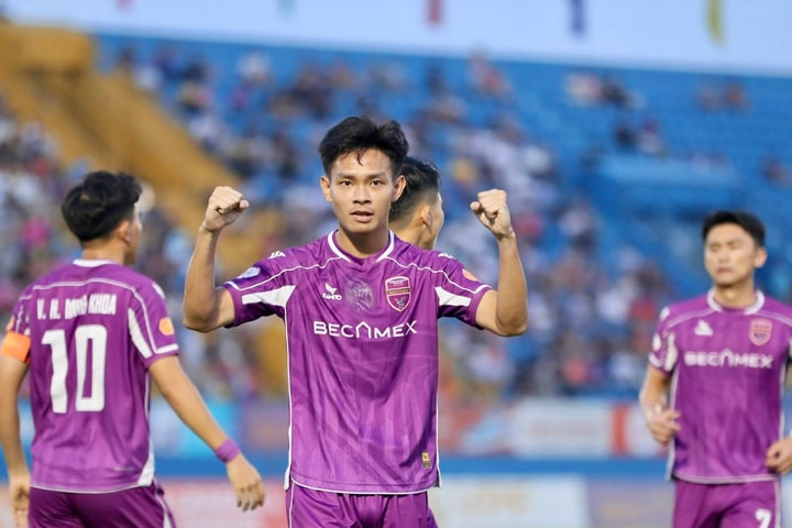 V.League 2025-2026: SHB Đà Nẵng trụ hạng, PVF-CAND đá play-off và Becamex thành phố Hồ Chí Minh xuống hạng